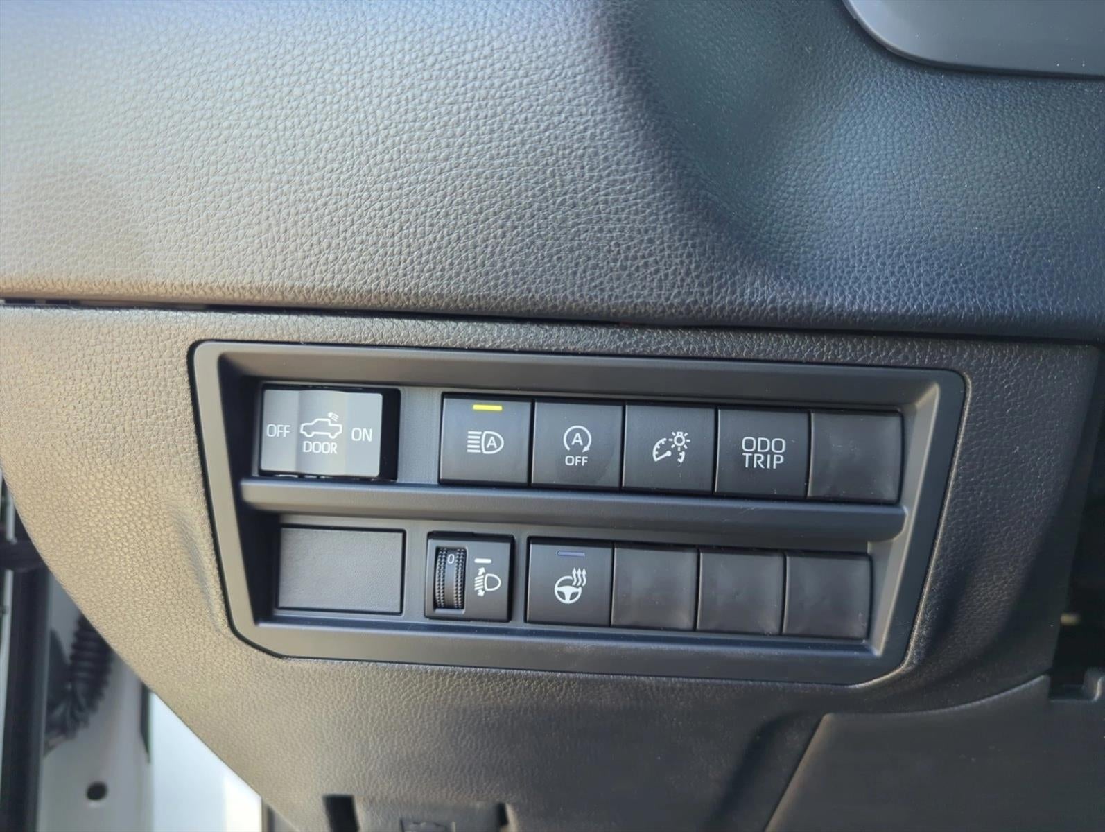 2026 Toyota Tundra 4WD 4WD SR5 CrewMax 5.5' Bed (SE)