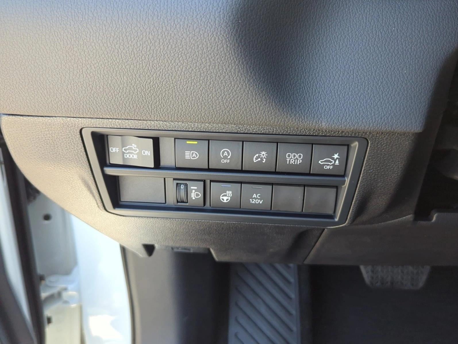 2026 Toyota Tundra 4WD 4WD SR5 CrewMax 5.5' Bed (SE)