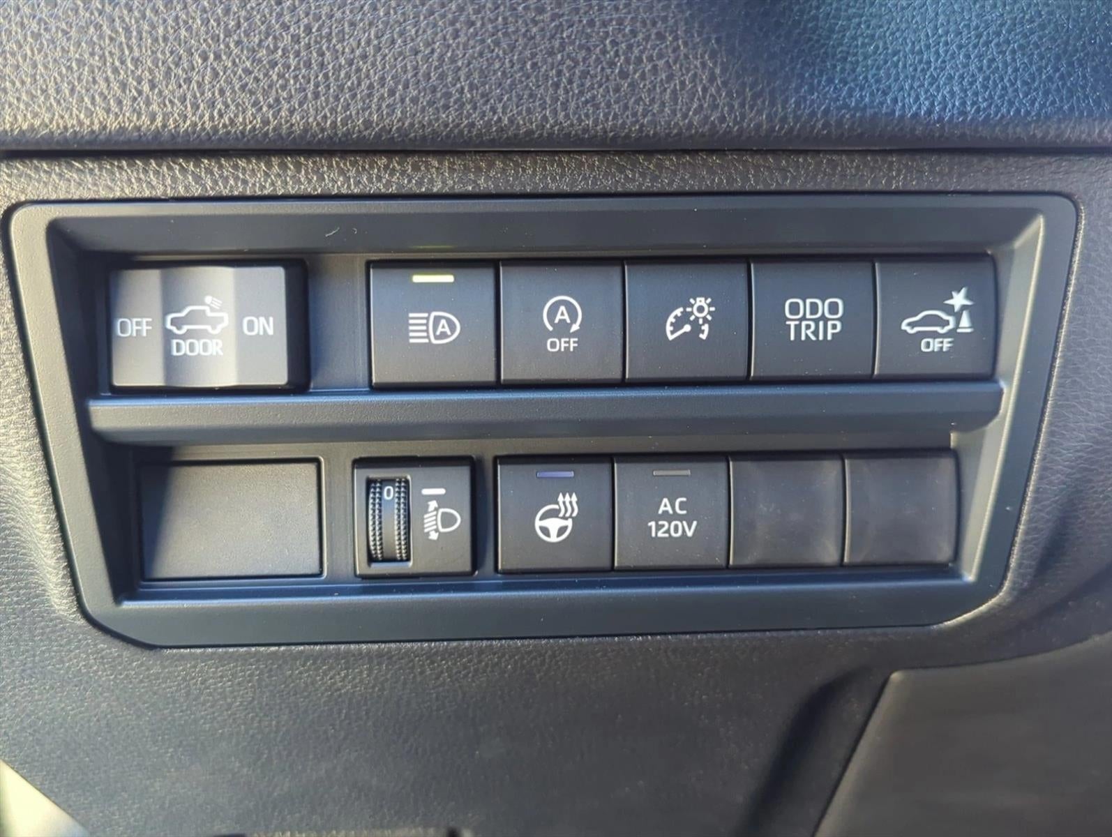 2026 Toyota Tundra 4WD 4WD SR5 CrewMax 5.5' Bed (SE)