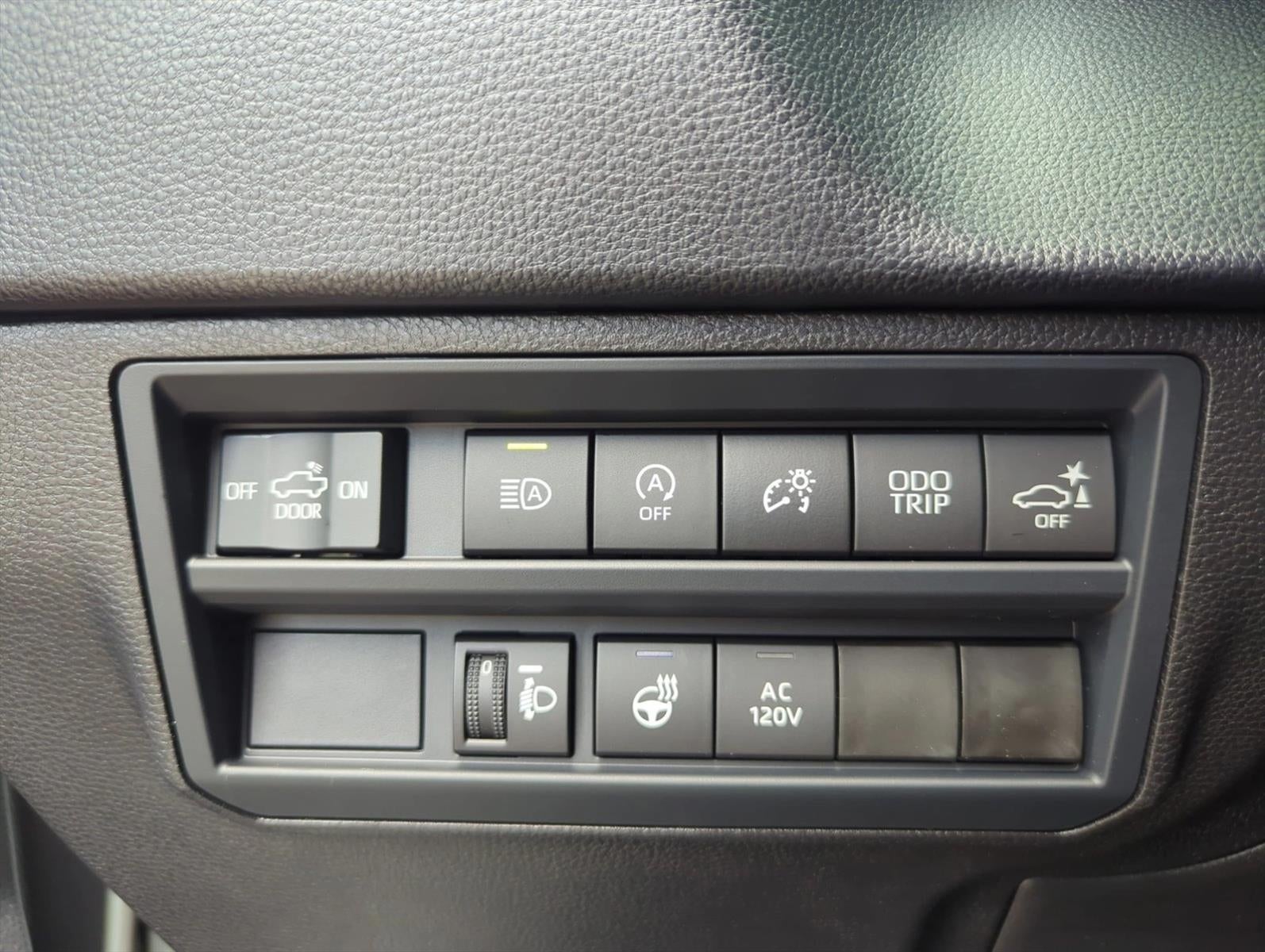 2026 Toyota Tundra 4WD 4WD SR5 CrewMax 5.5' Bed (SE)