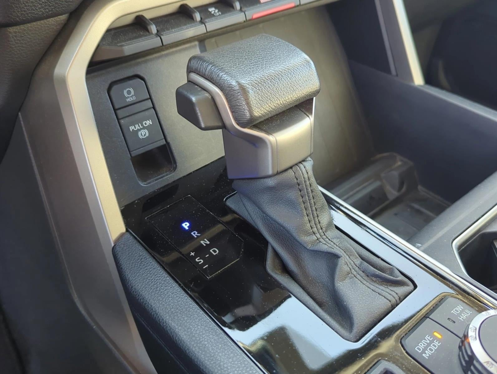 2023 Toyota Tundra 4WD 4WD SR5 CrewMax 5.5' Bed (SE)