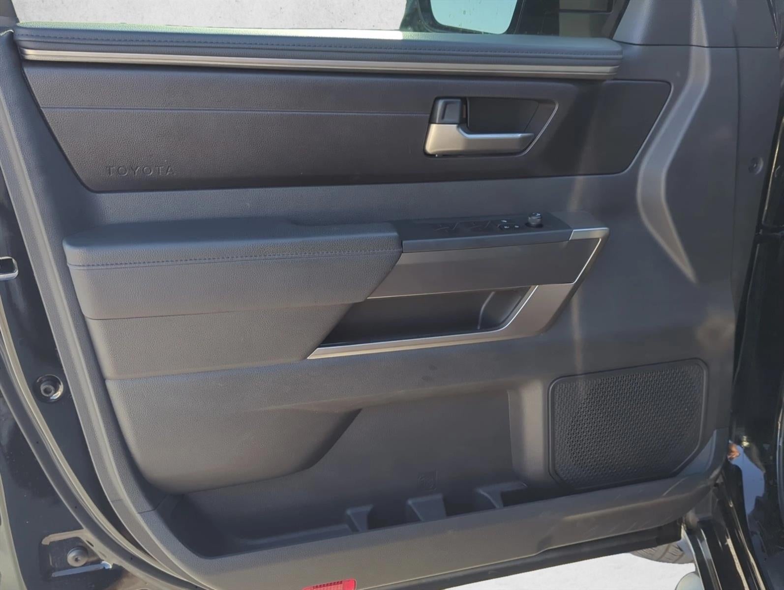 2025 Toyota Tundra 4WD 4WD SR5 CrewMax 5.5' Bed (SE)