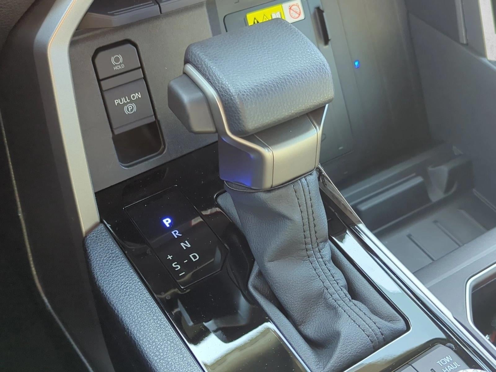 2025 Toyota Tundra 4WD 4WD SR5 CrewMax 5.5' Bed (SE)