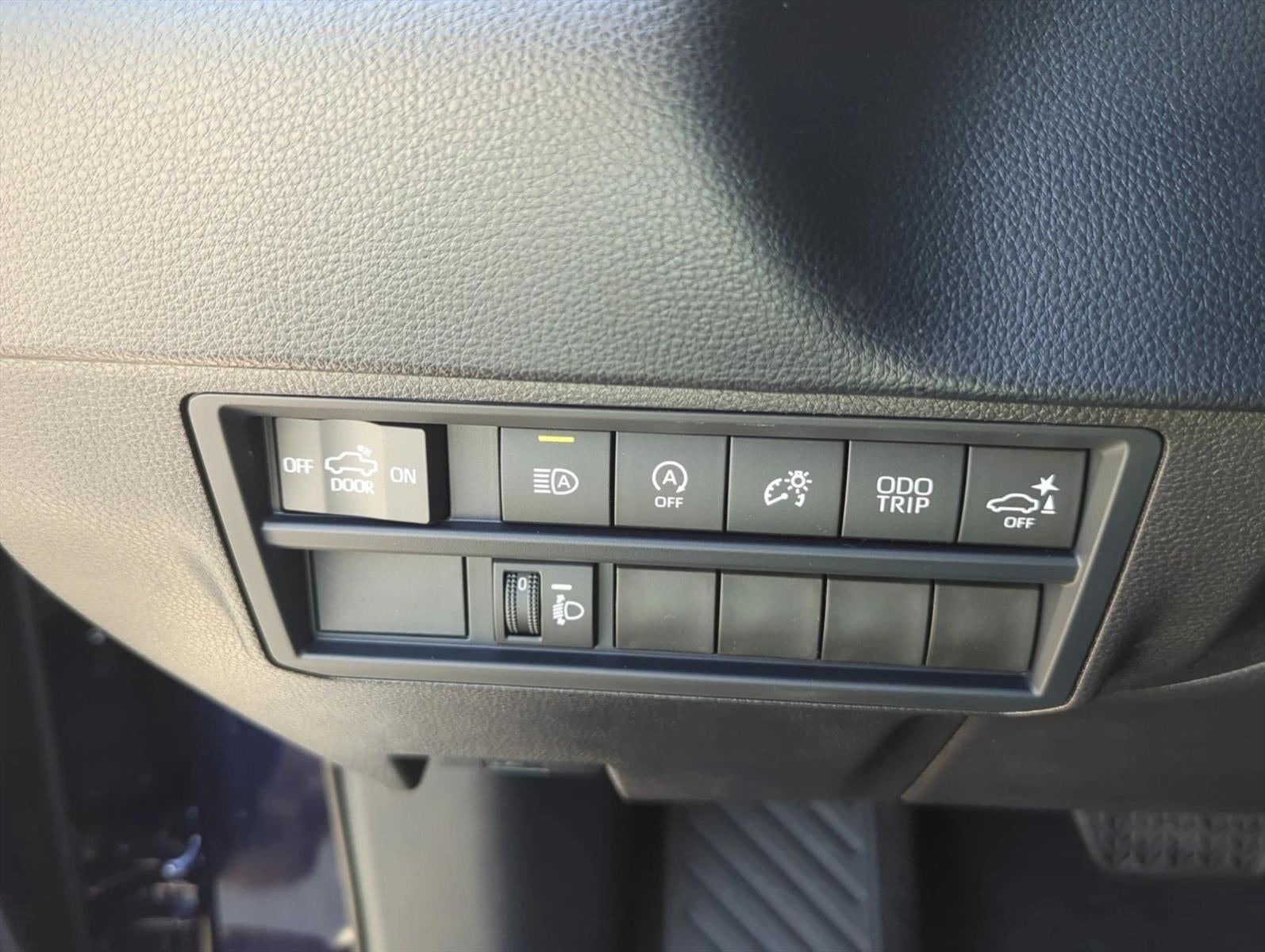 2026 Toyota Tundra 4WD 4WD SR5 CrewMax 5.5' Bed (SE)