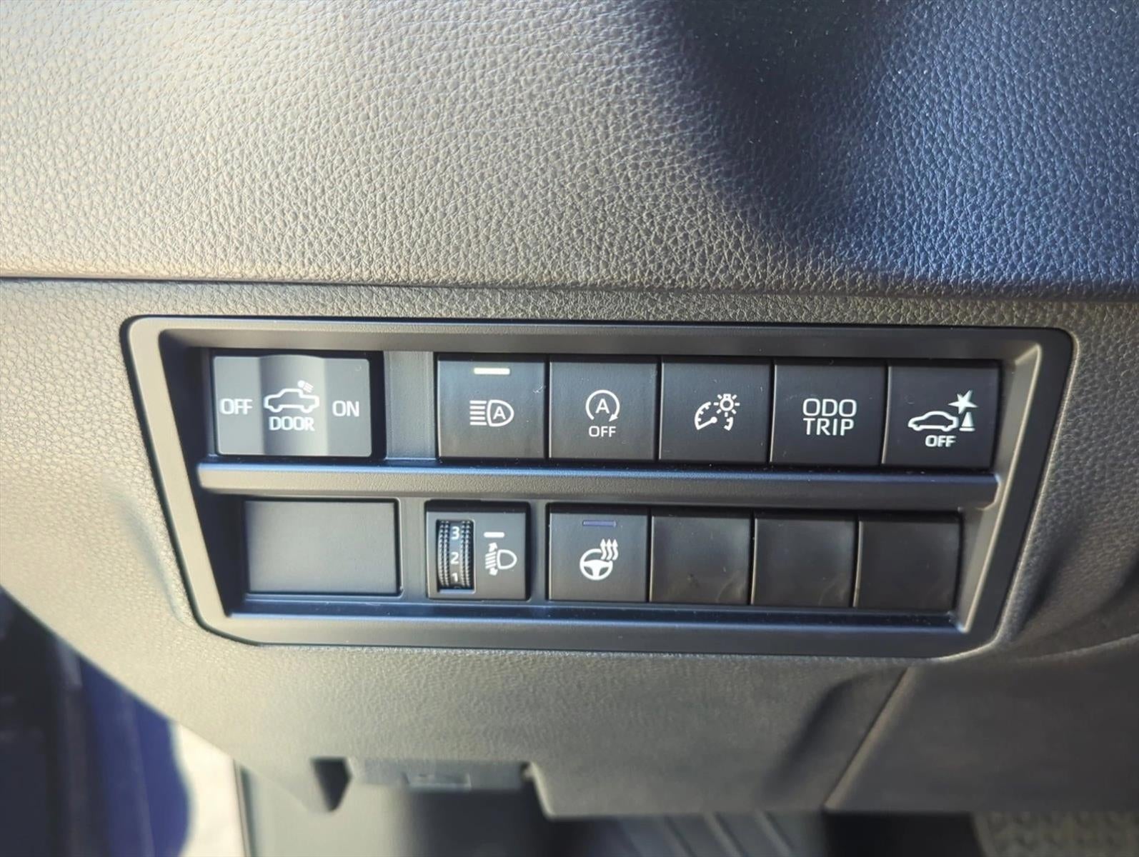 2023 Toyota Tundra 4WD 4WD SR5 CrewMax 5.5' Bed (SE)