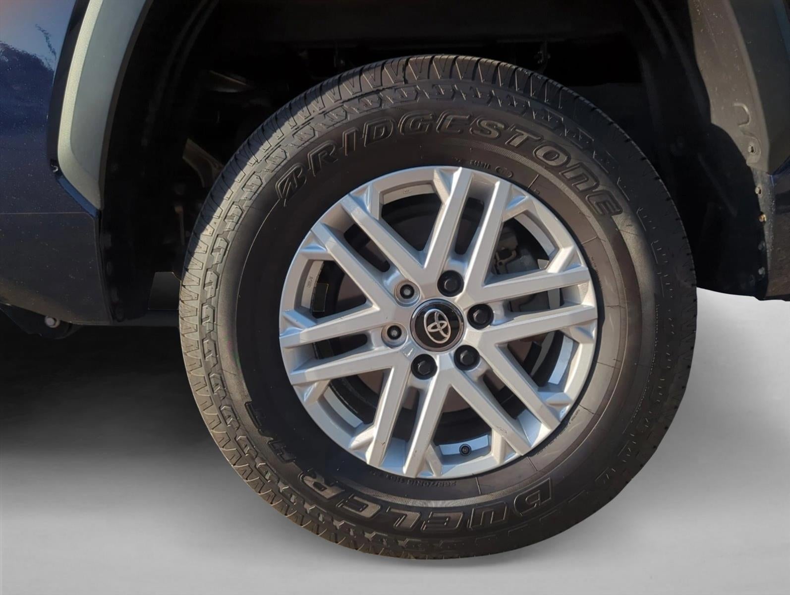 2023 Toyota Tundra 4WD 4WD SR5 CrewMax 5.5' Bed (SE)