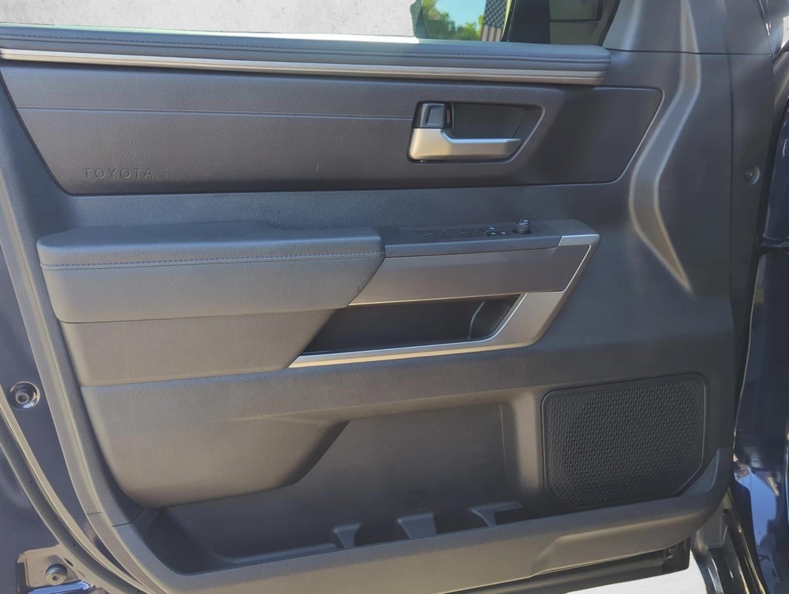 2023 Toyota Tundra 4WD 4WD SR5 CrewMax 5.5' Bed (SE)