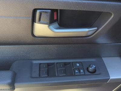 2023 Toyota Tundra 4WD 4WD SR5 CrewMax 5.5' Bed (SE)