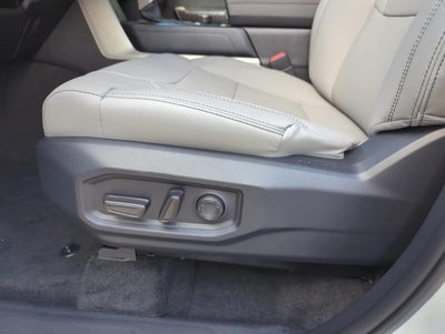 2026 Toyota Tundra 4WD 4WD SR5 CrewMax 5.5' Bed (SE)