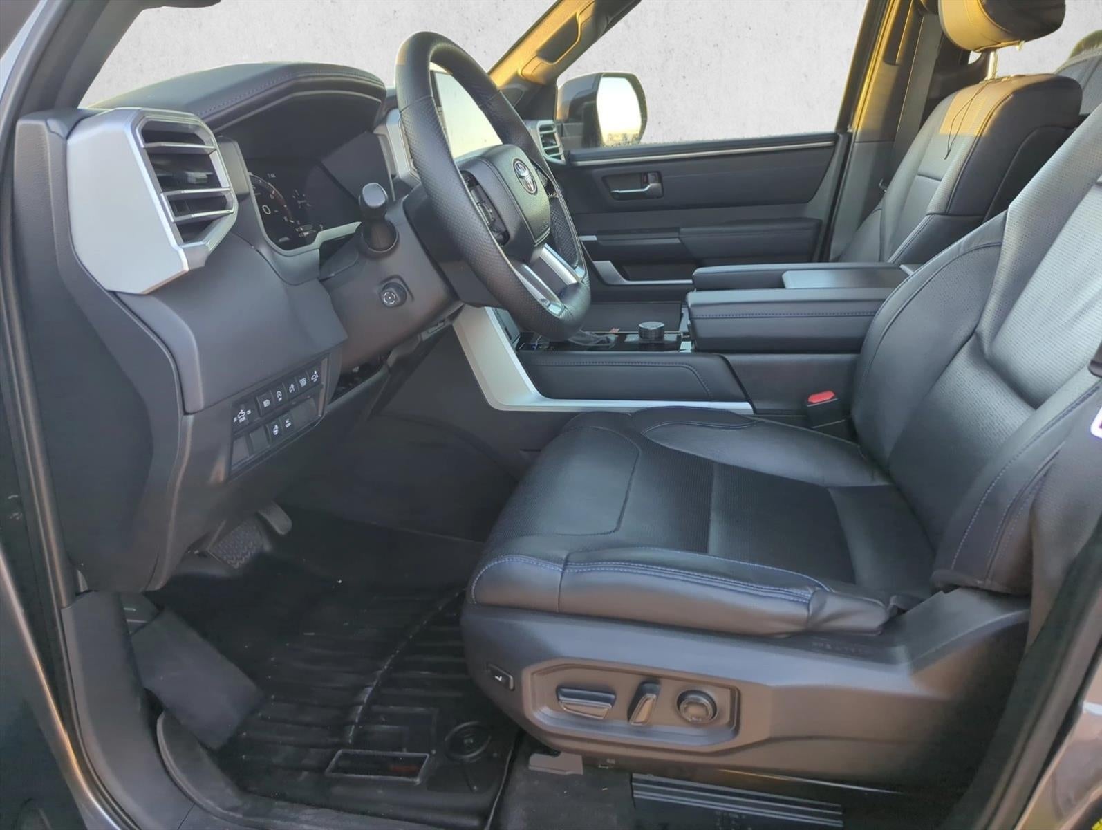2022 Toyota Tundra 2WD 2WD Platinum CrewMax 5.5' Bed (SE)