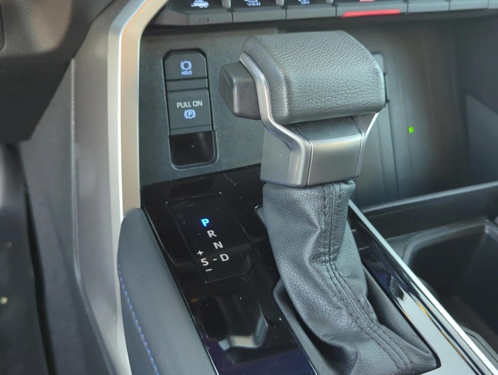 2022 Toyota Tundra 2WD 2WD Platinum CrewMax 5.5' Bed (SE)