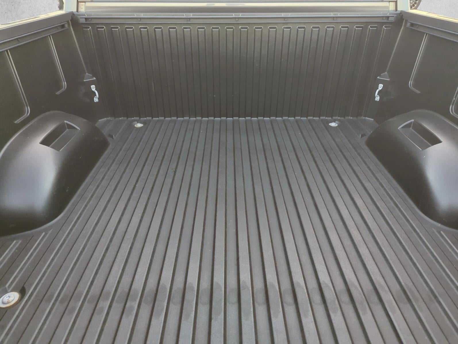 2022 Toyota Tundra 2WD 2WD Platinum CrewMax 5.5' Bed (SE)