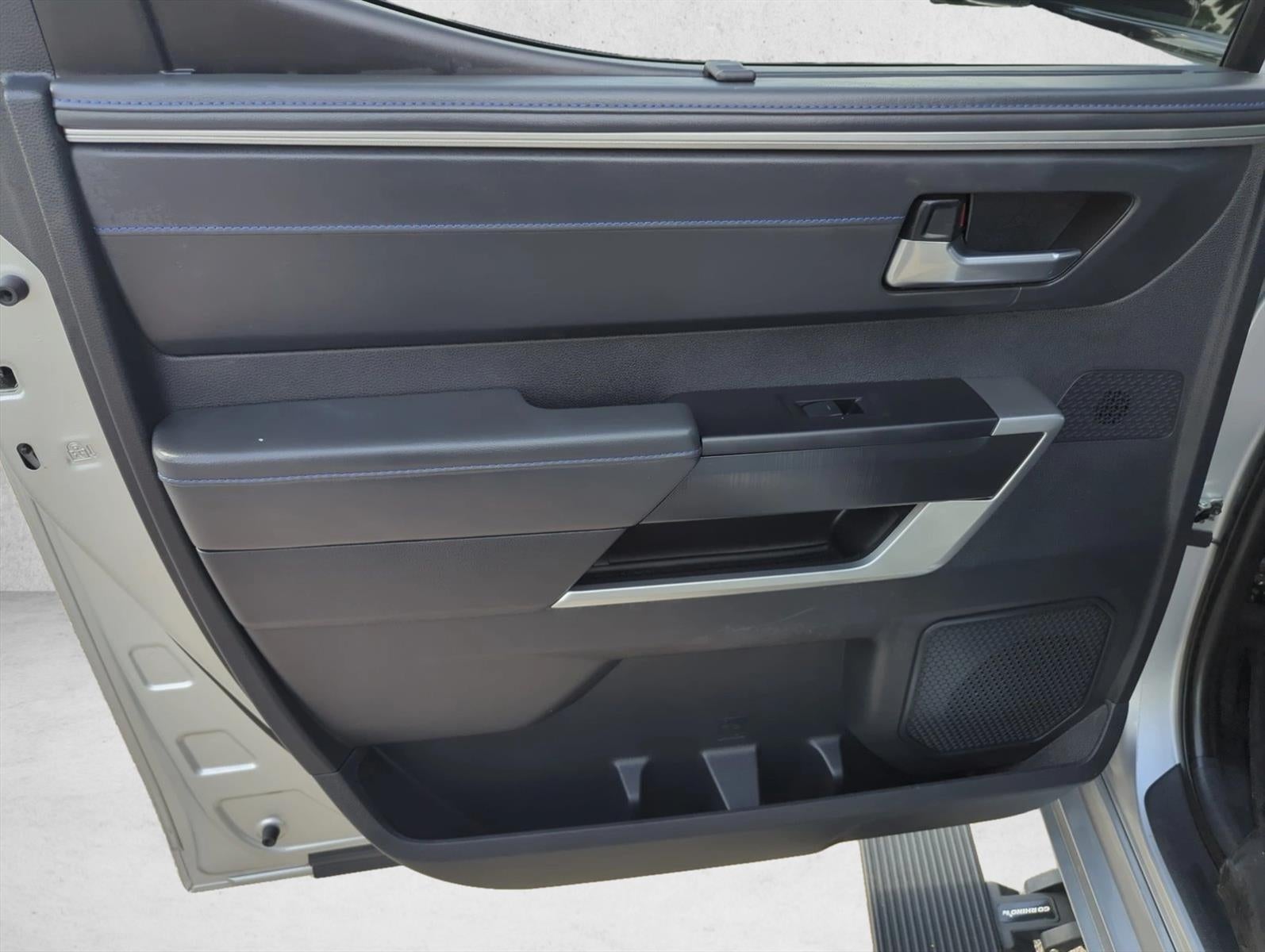 2023 Toyota Tundra 4WD 4WD Platinum CrewMax 5.5' Bed (Natl)