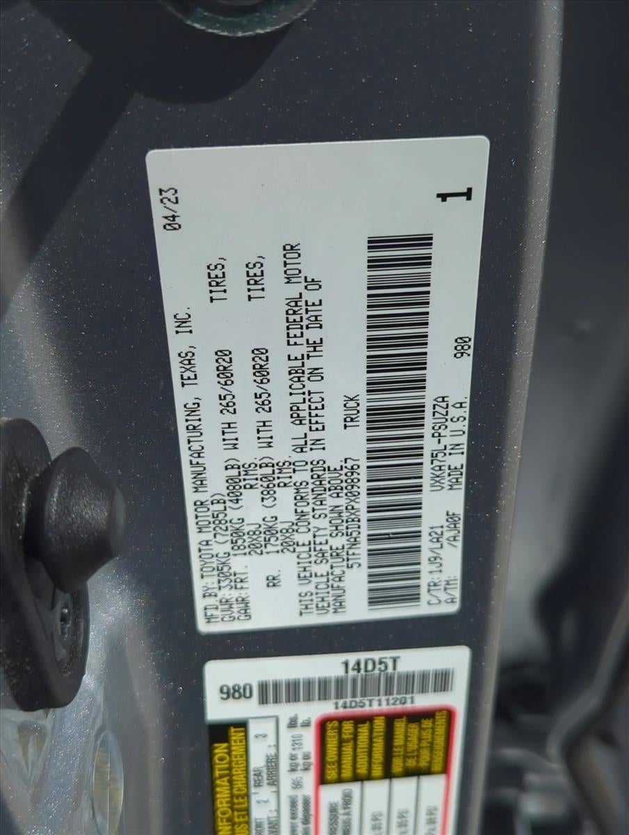 2023 Toyota Tundra 4WD 4WD Platinum CrewMax 5.5' Bed (Natl)