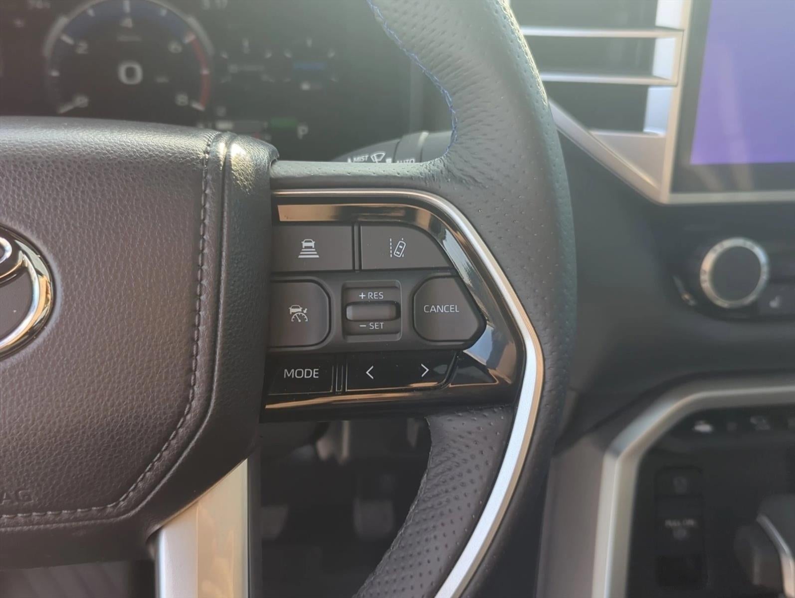 2025 Toyota Tundra 4WD 4WD Platinum Hybrid CrewMax 5.5' Bed (Natl)