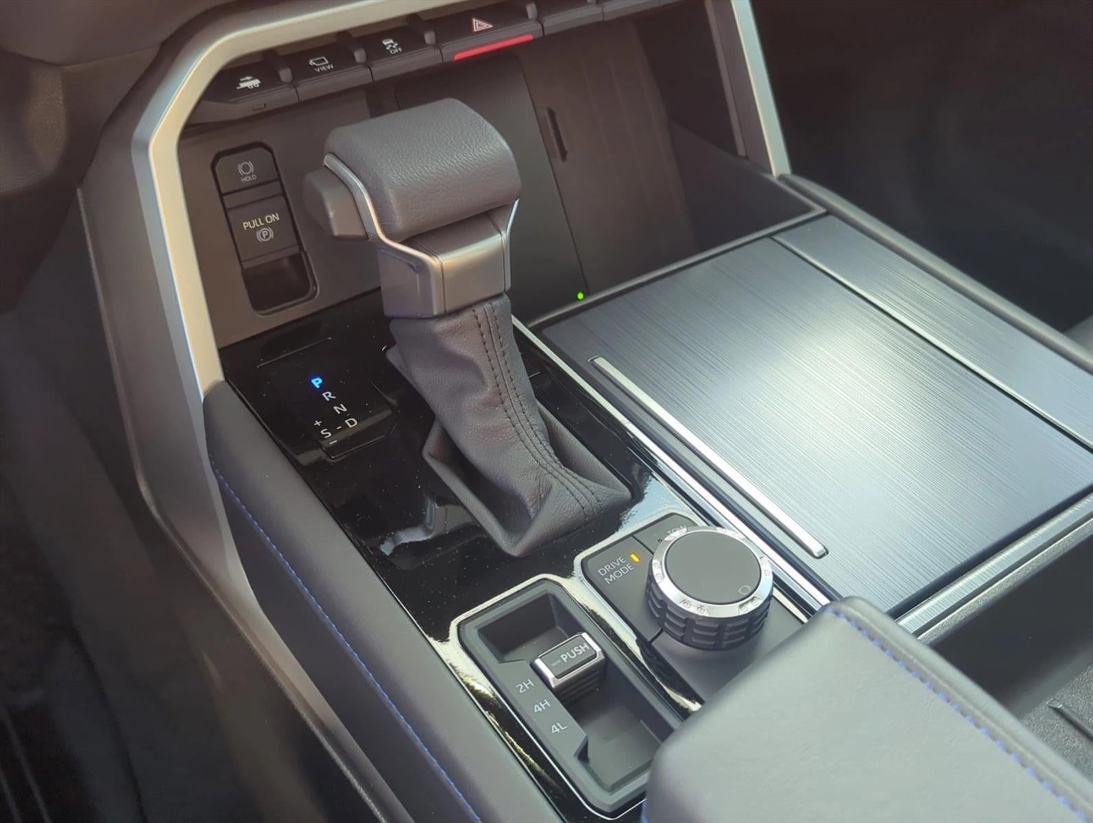 2025 Toyota Tundra 4WD 4WD Platinum Hybrid CrewMax 5.5' Bed (Natl)