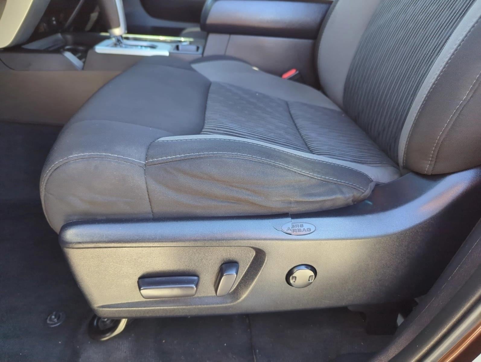 2016 Toyota Tundra 2WD Truck 2WD Double Cab Standard Bed 5.7L FFV V8 SR5 (Natl)