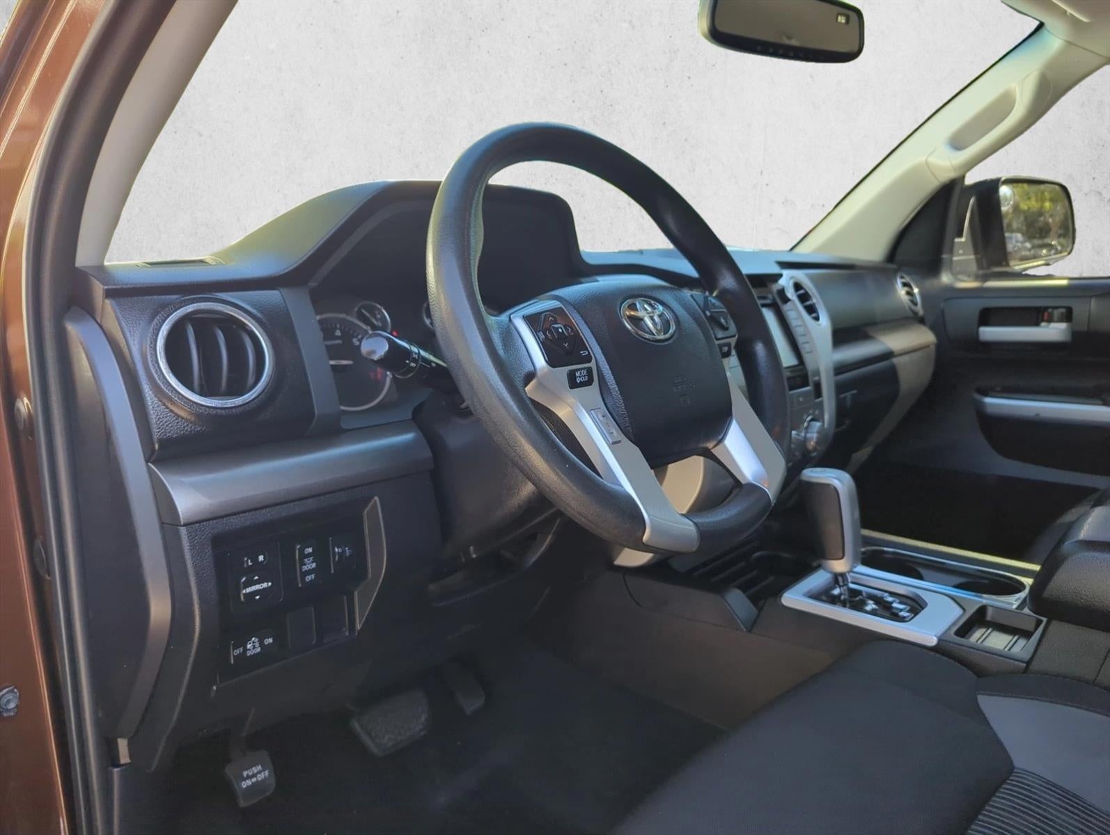 2016 Toyota Tundra 2WD Truck 2WD Double Cab Standard Bed 5.7L FFV V8 SR5 (Natl)