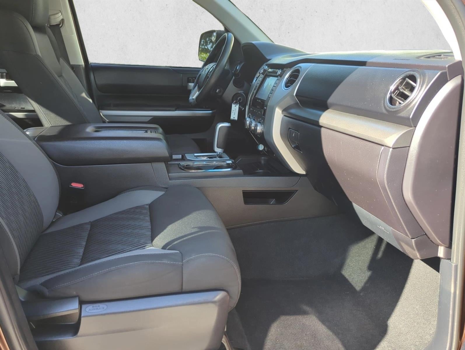 2016 Toyota Tundra 2WD Truck 2WD Double Cab Standard Bed 5.7L FFV V8 SR5 (Natl)