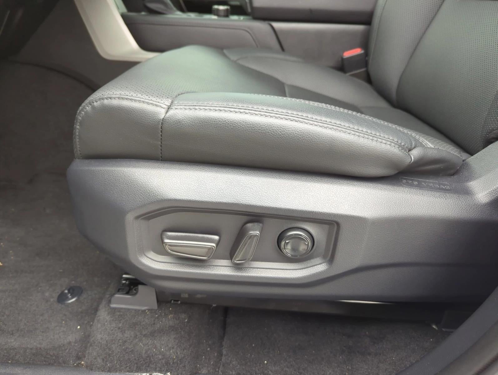 2025 Toyota Tundra 4WD 4WD Limited CrewMax 5.5' Bed (Natl)