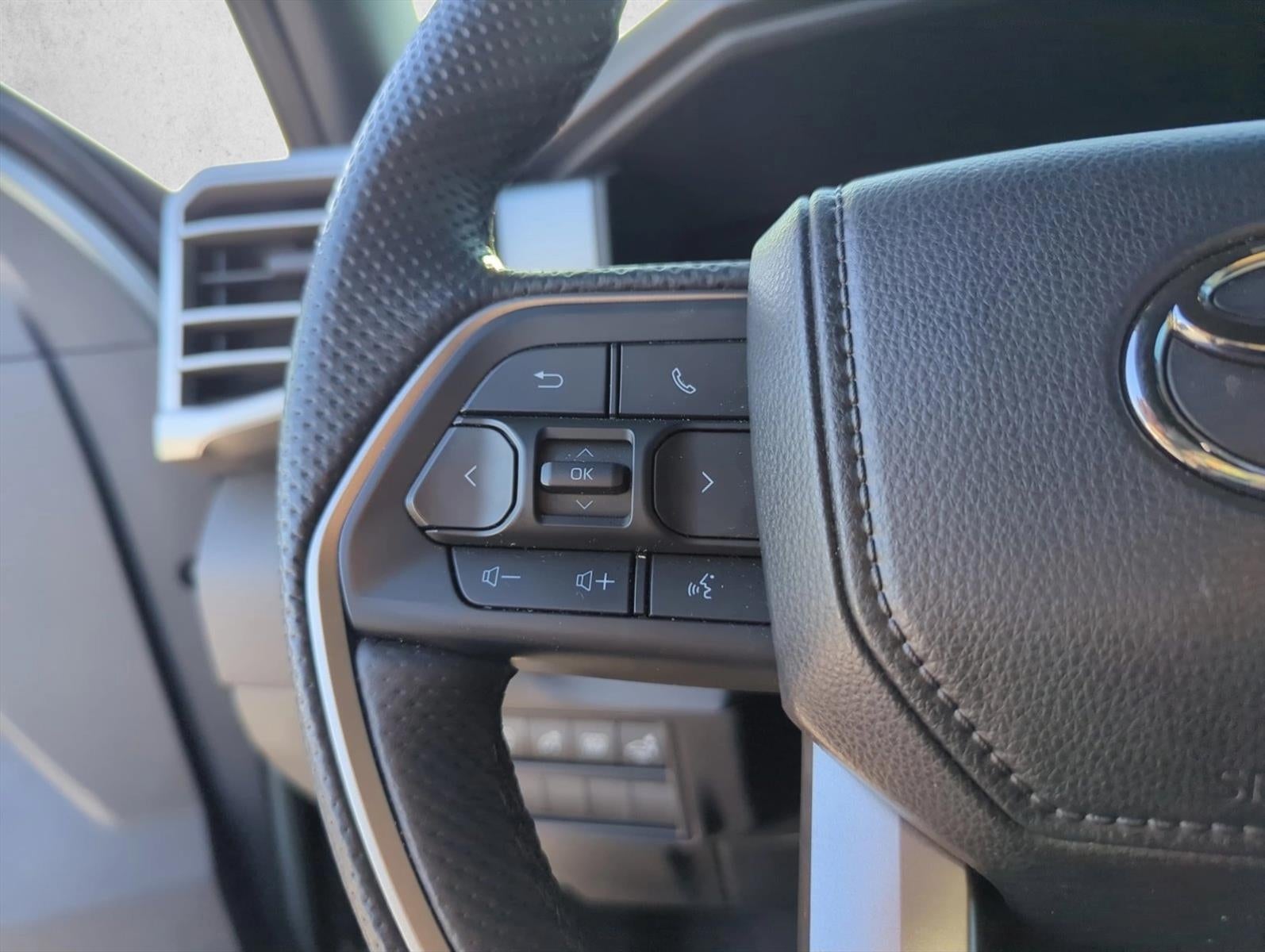 2025 Toyota Tundra 4WD 4WD Limited CrewMax 5.5' Bed (Natl)