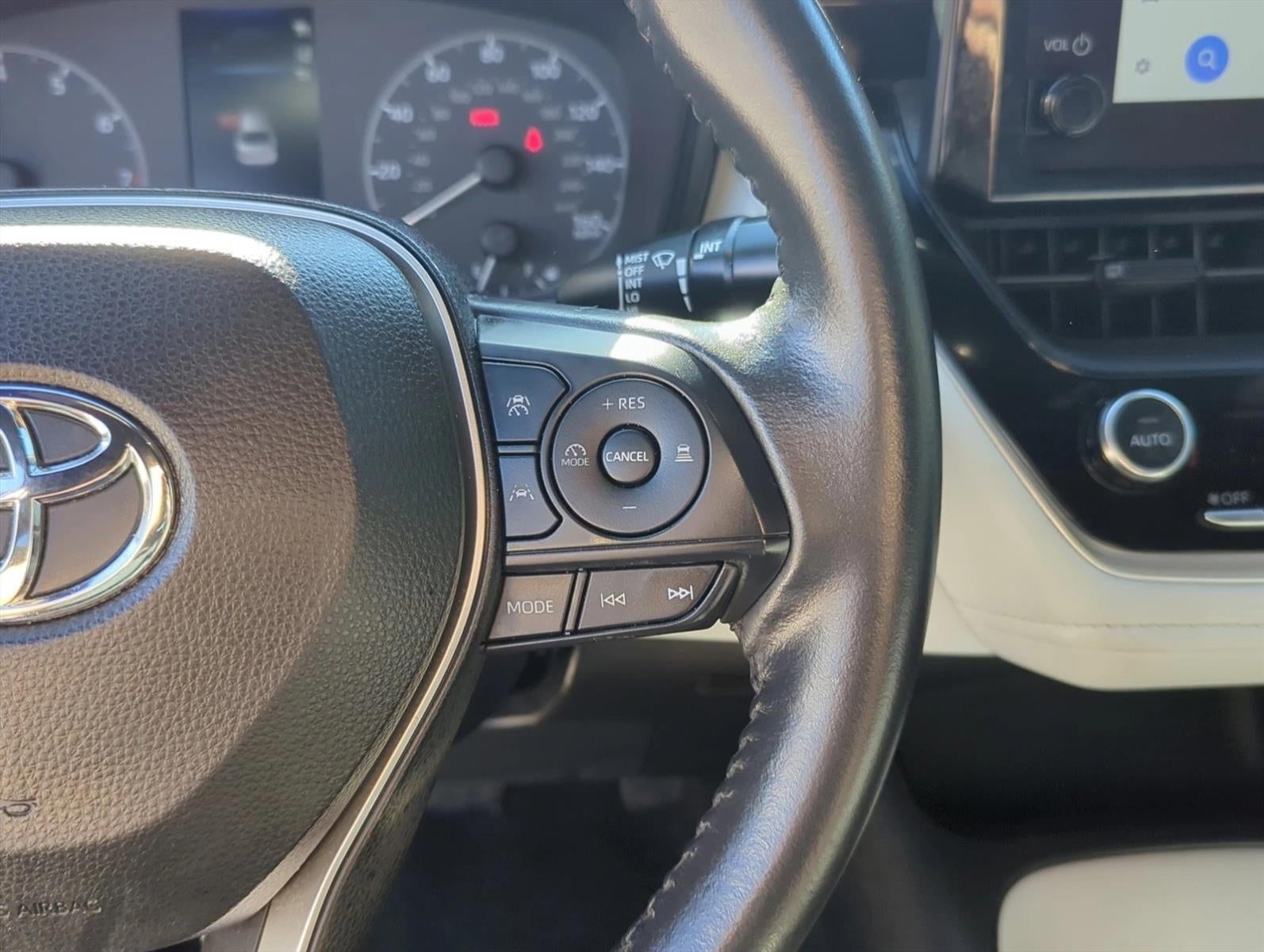 2023 Toyota Corolla SE CVT (Natl)