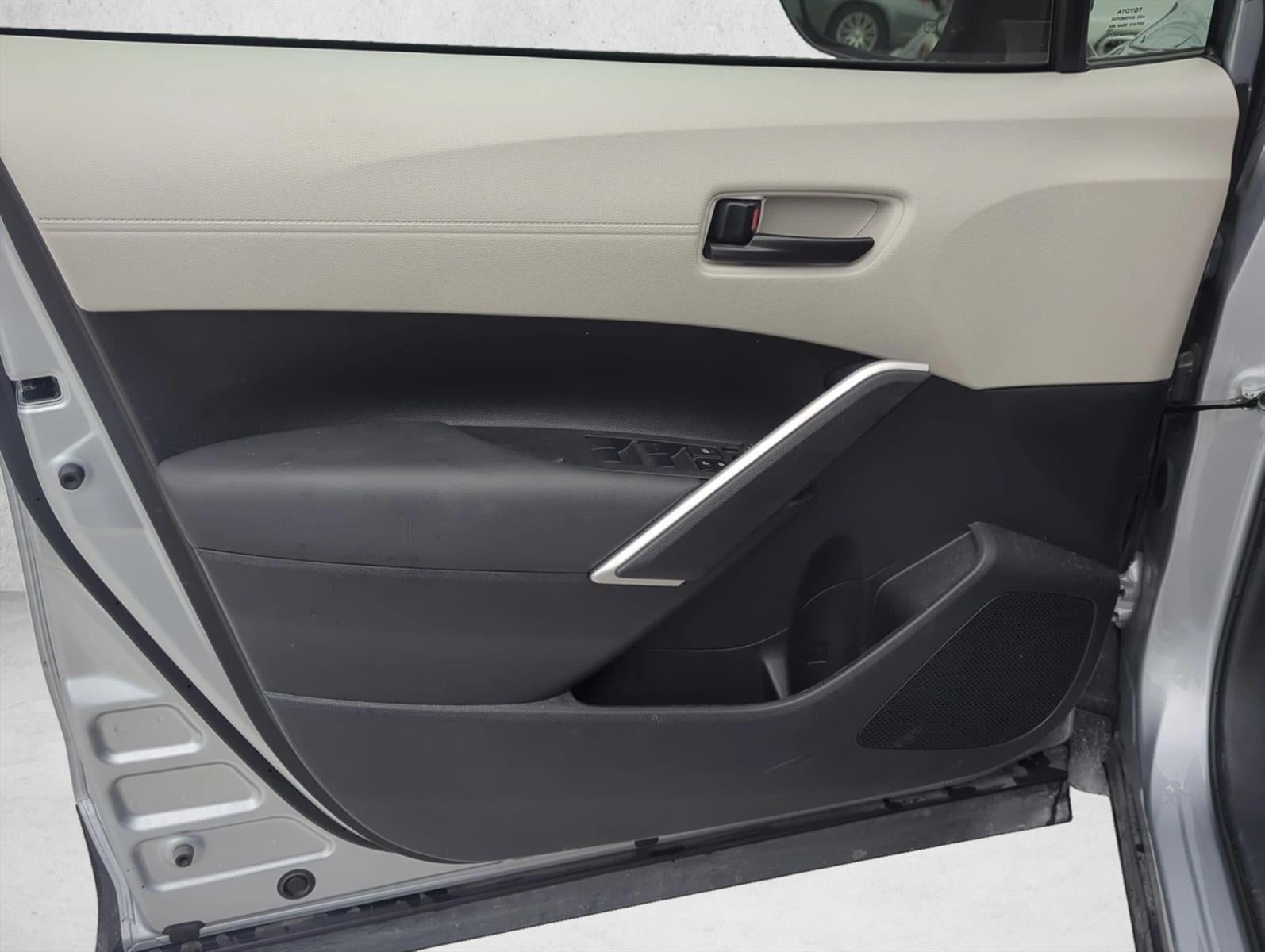 2025 Toyota Corolla Cross L 2WD (Natl)