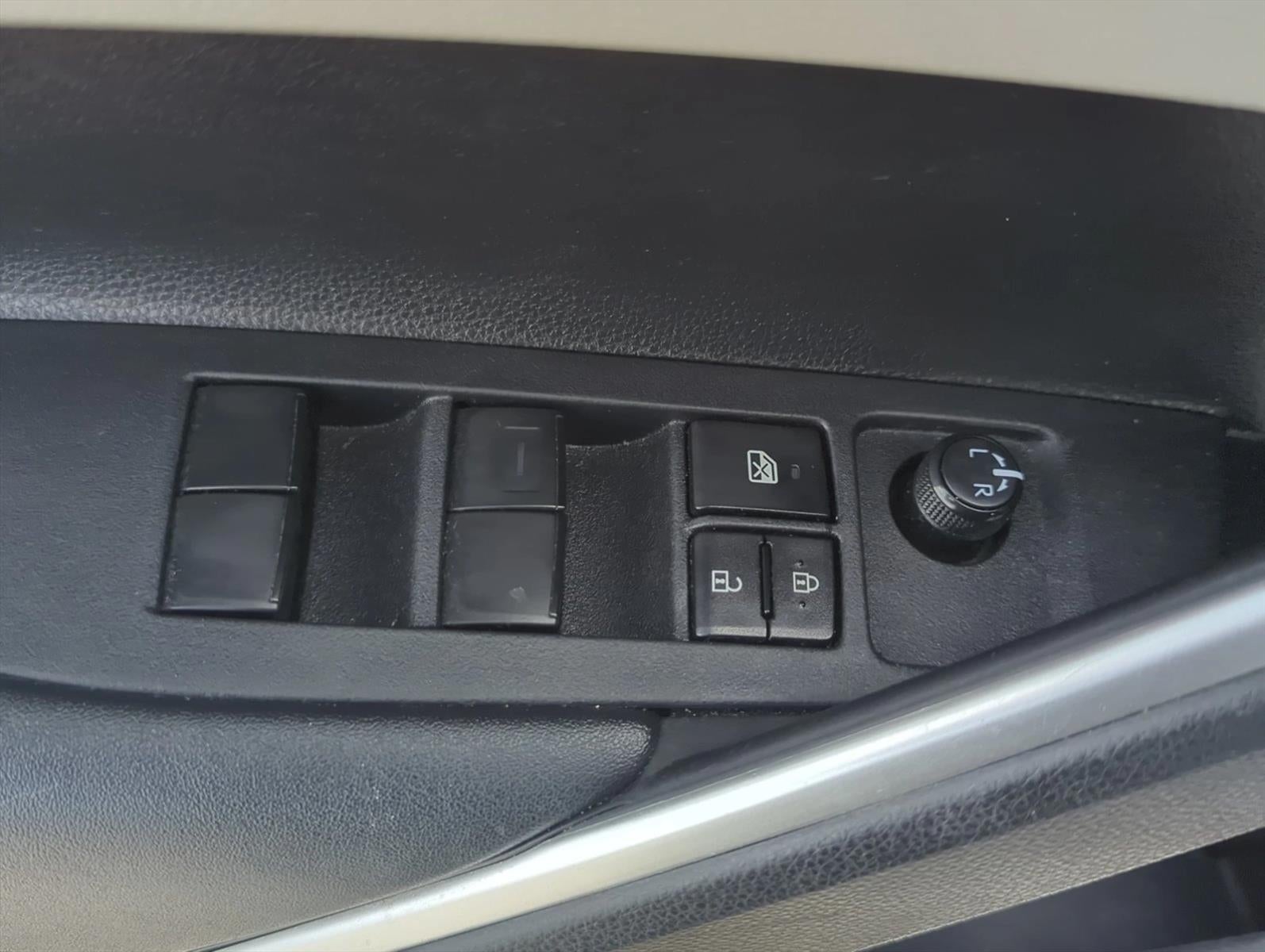 2024 Toyota Corolla Cross L 2WD (Natl)