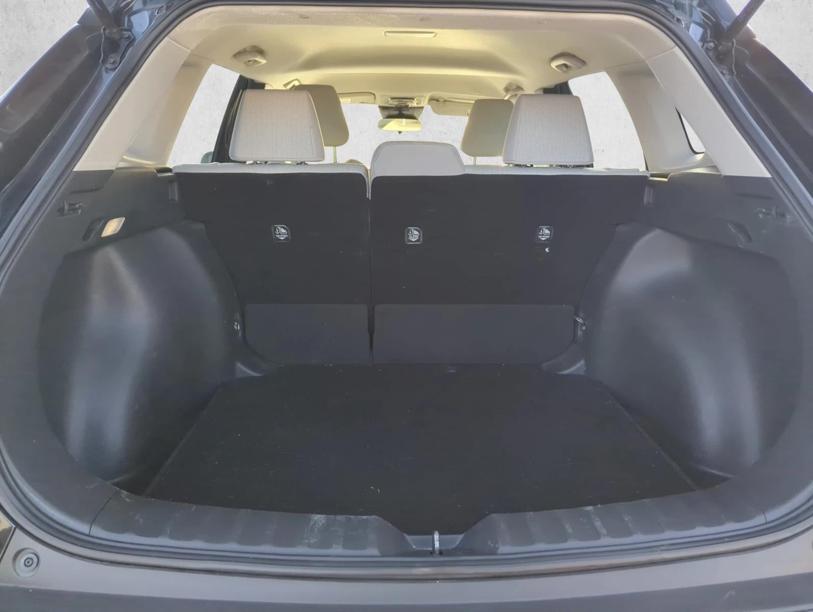 2024 Toyota Corolla Cross L 2WD (Natl)