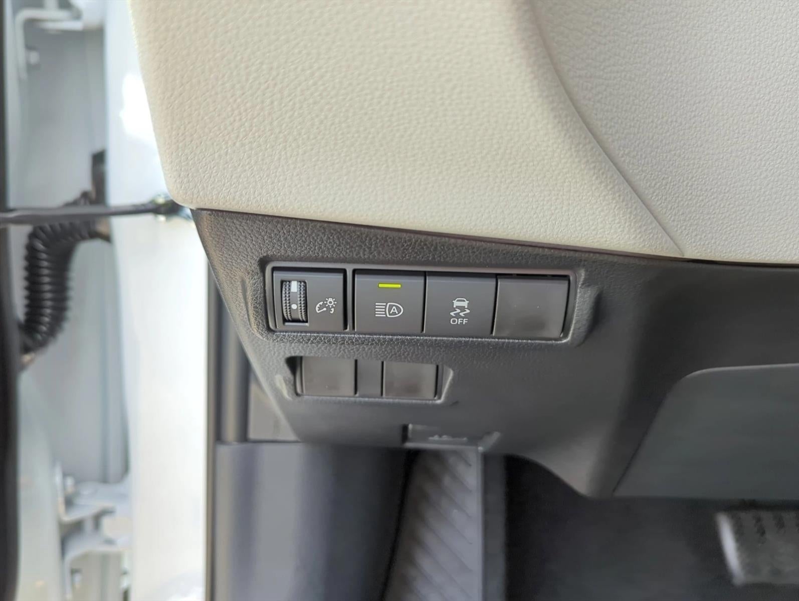 2026 Toyota Corolla Cross L 2WD (Natl)