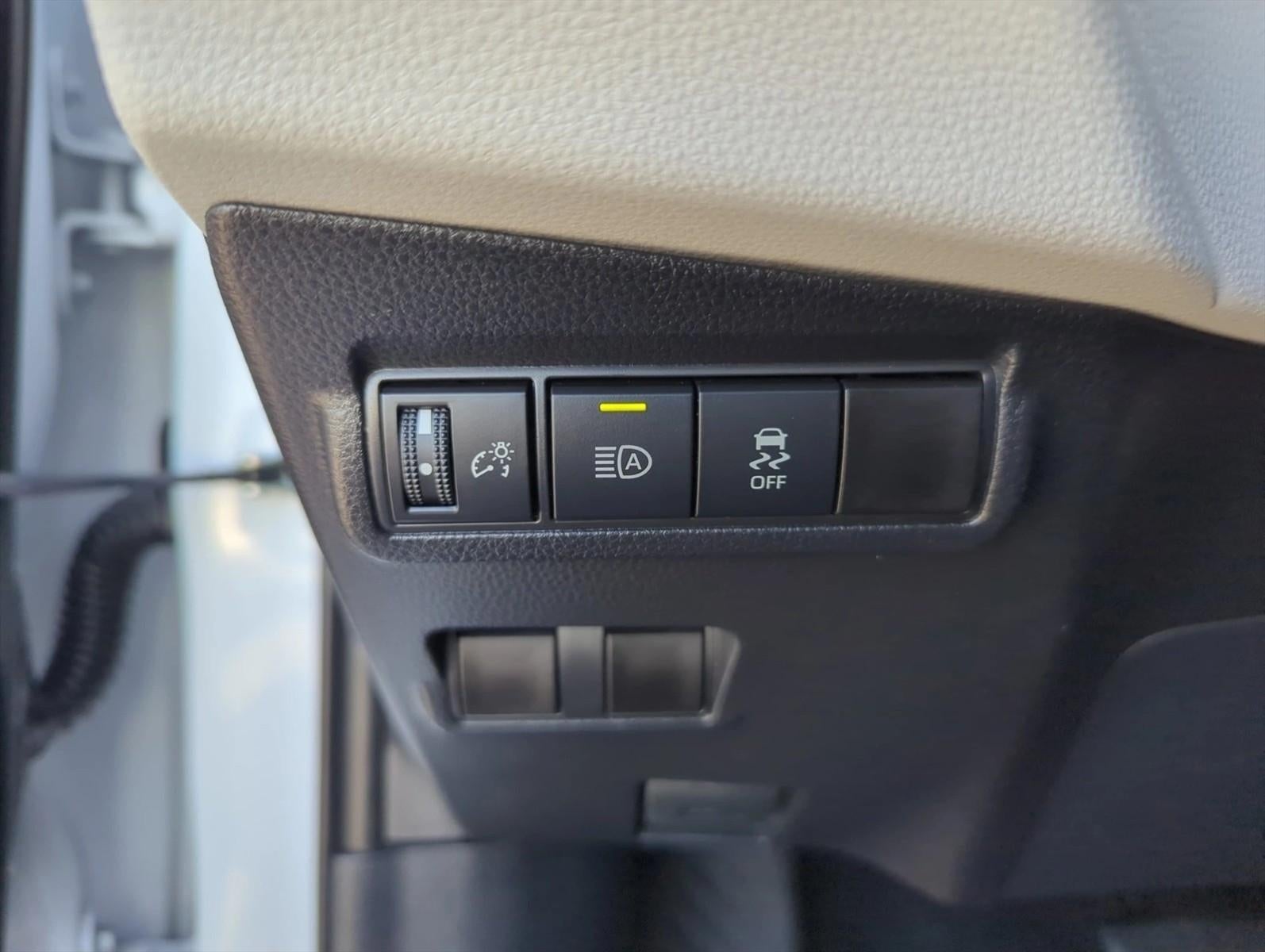 2026 Toyota Corolla Cross L 2WD (Natl)