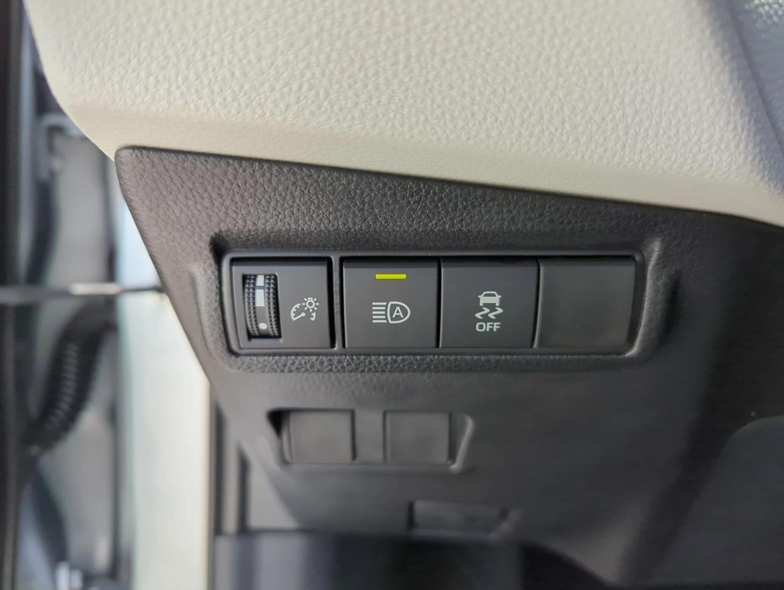 2026 Toyota Corolla Cross L 2WD (Natl)
