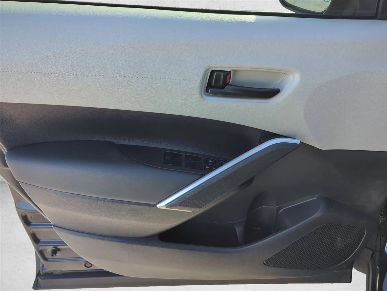 2025 Toyota Corolla Cross L 2WD (Natl)