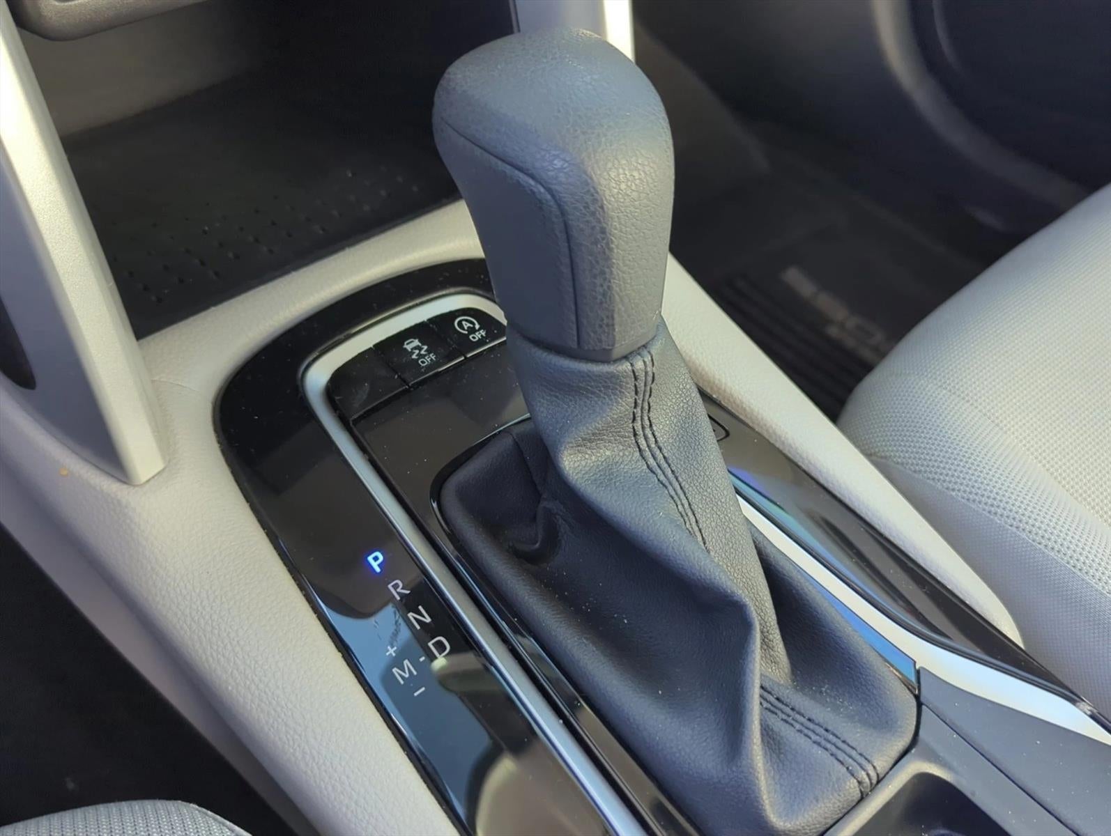 2025 Toyota Corolla Cross L 2WD (Natl)