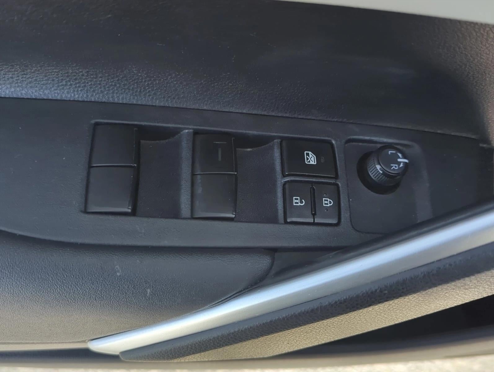2023 Toyota Corolla Cross L 2WD (Natl)