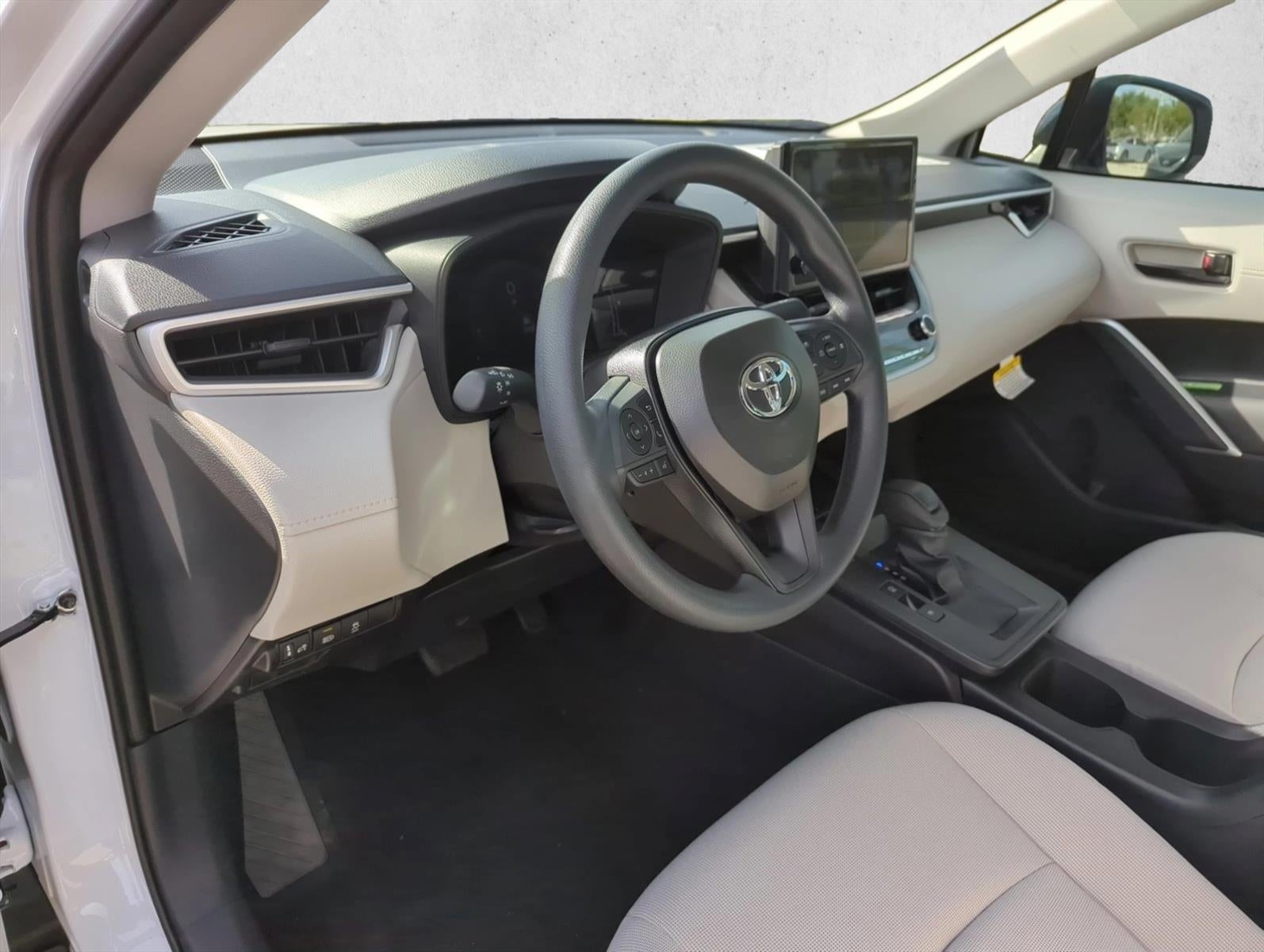 2026 Toyota Corolla Cross L 2WD (Natl)