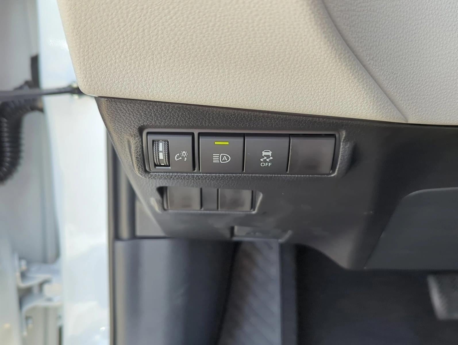 2026 Toyota Corolla Cross L 2WD (Natl)