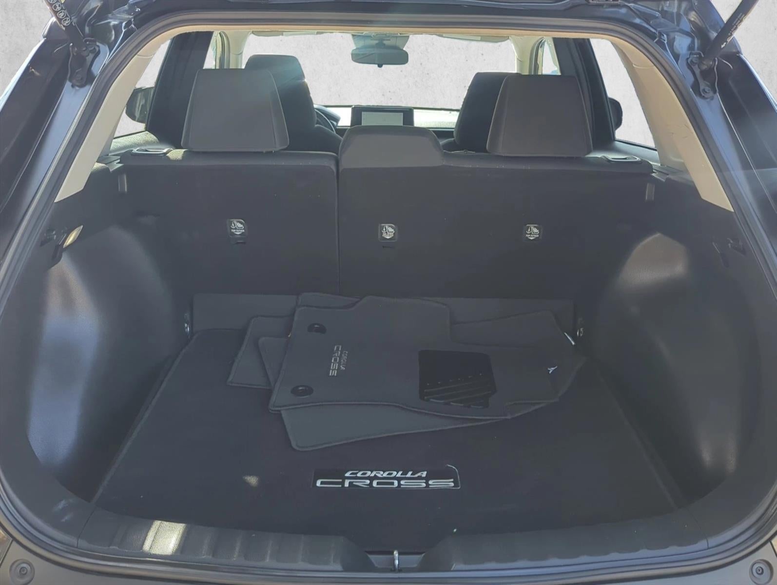 2024 Toyota Corolla Cross LE 4WD (Natl)