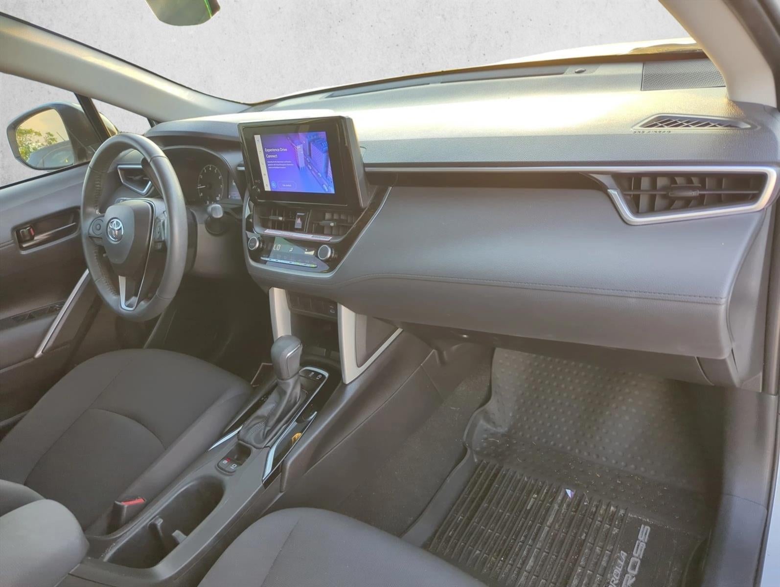 2024 Toyota Corolla Cross LE 4WD (Natl)