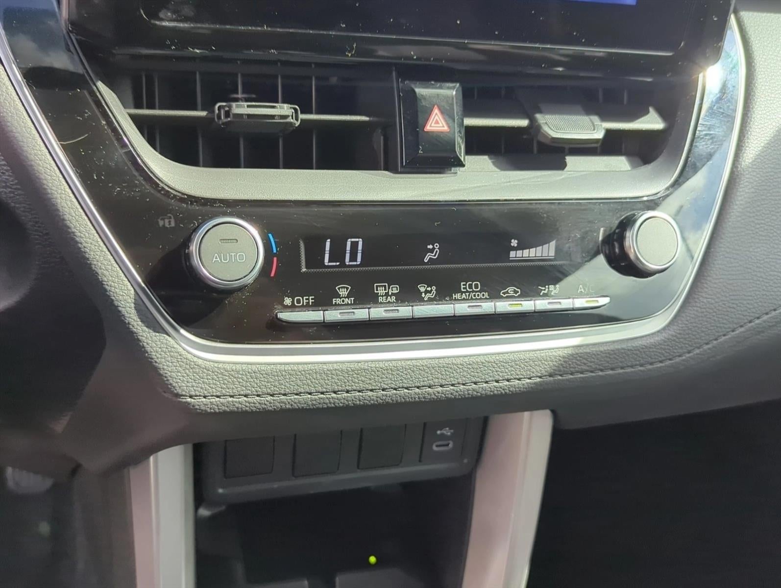 2024 Toyota Corolla Cross Hybrid SE 4WD (Natl)