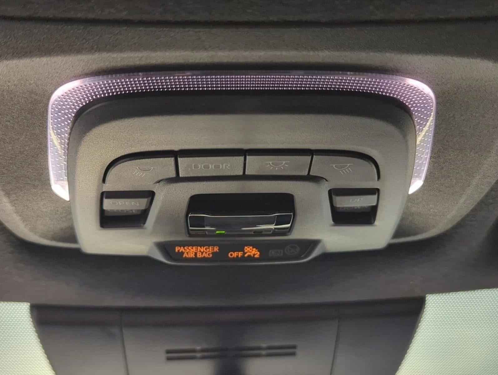 2025 Toyota Corolla Cross Hybrid XSE 4WD (Natl)