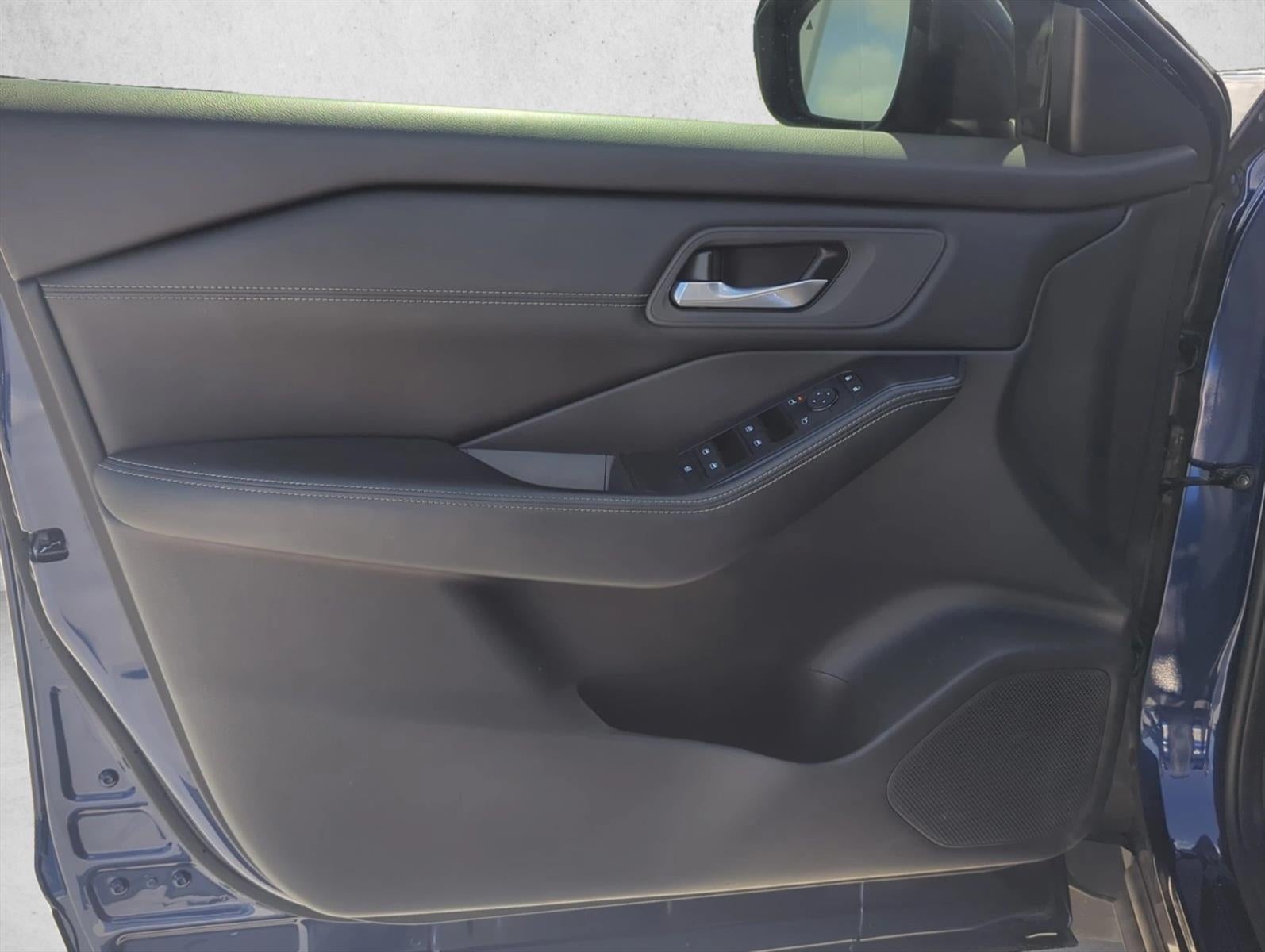 2024 Nissan Rogue AWD SV