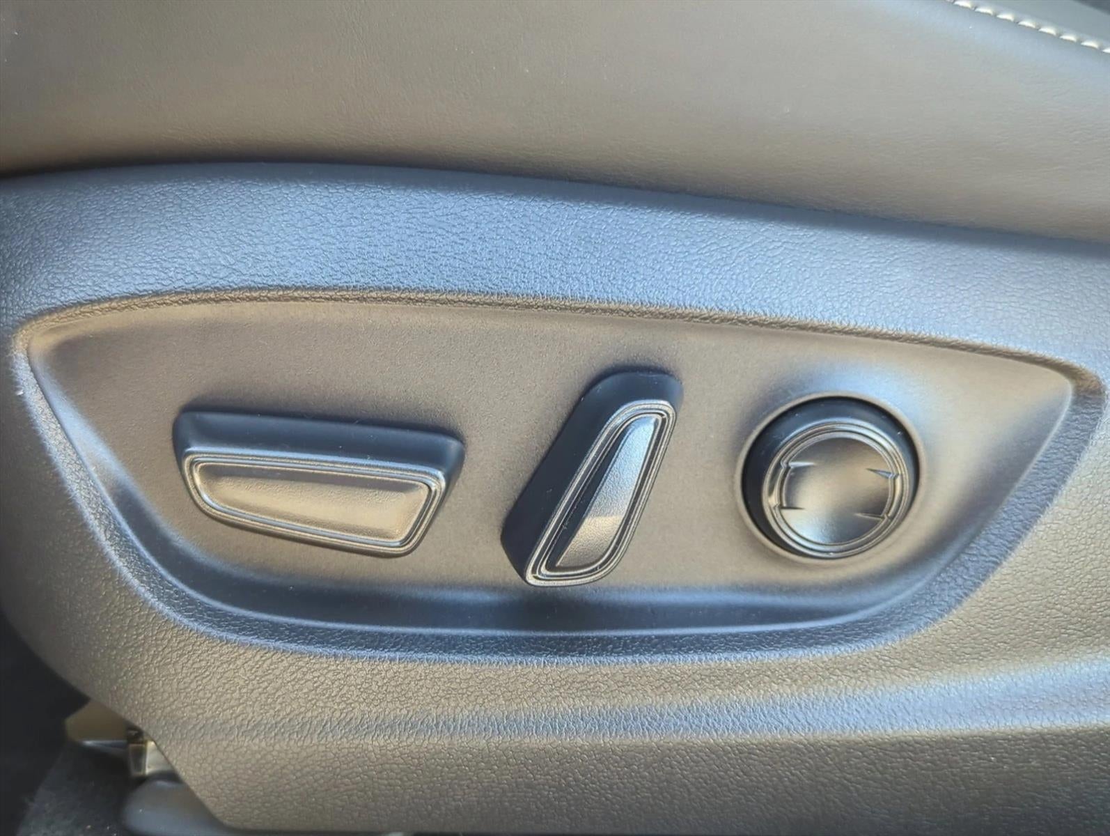 2024 Toyota Crown XLE AWD (Natl)