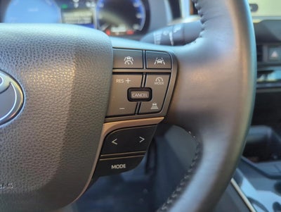 2024 Toyota Crown XLE AWD (Natl)