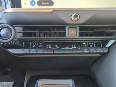 2024 Toyota Crown XLE AWD (Natl)