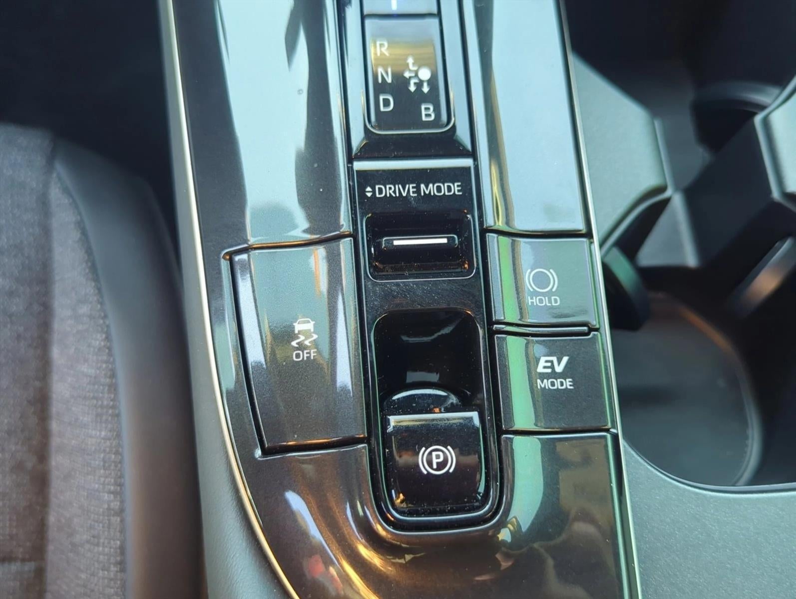 2024 Toyota Crown XLE AWD (Natl)