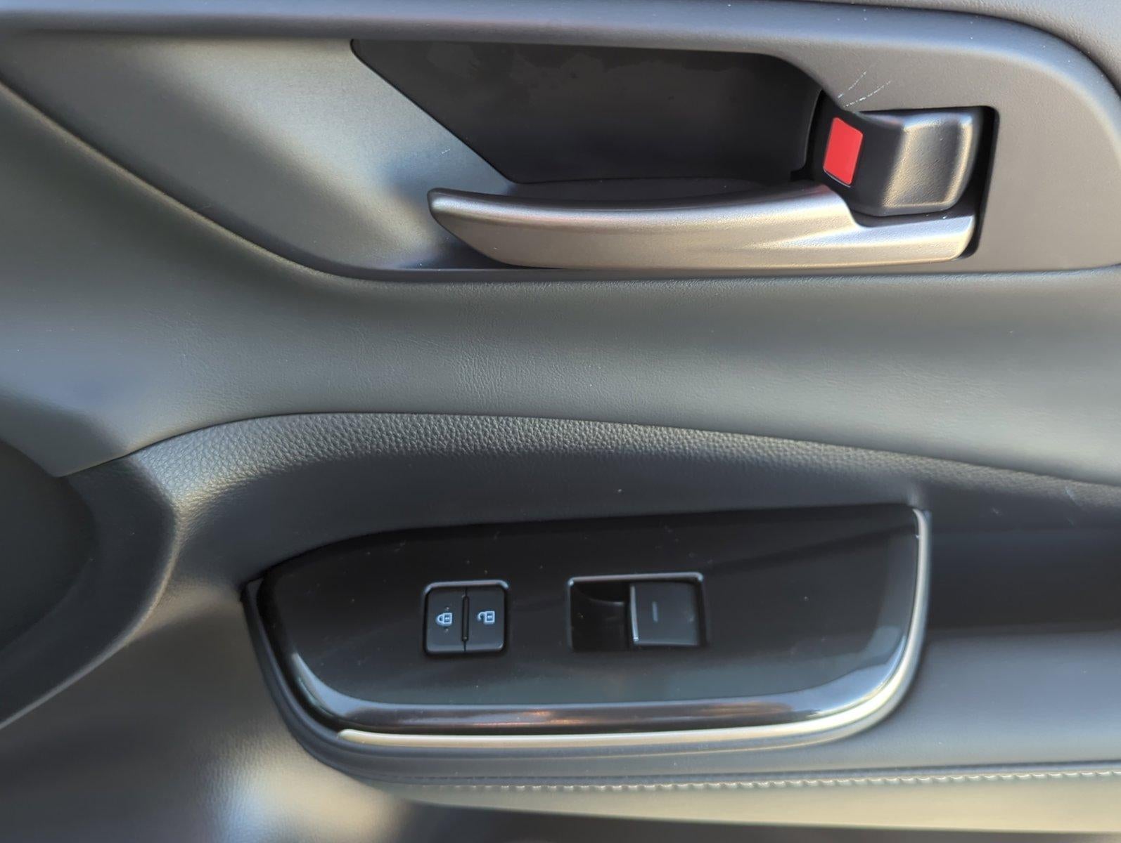 2024 Toyota Crown XLE AWD (Natl)