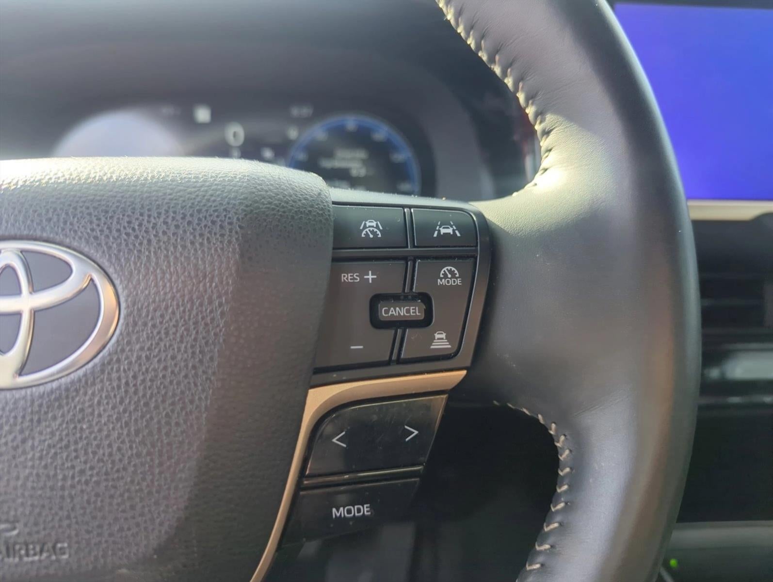 2025 Toyota Crown Signia Limited AWD (Natl)