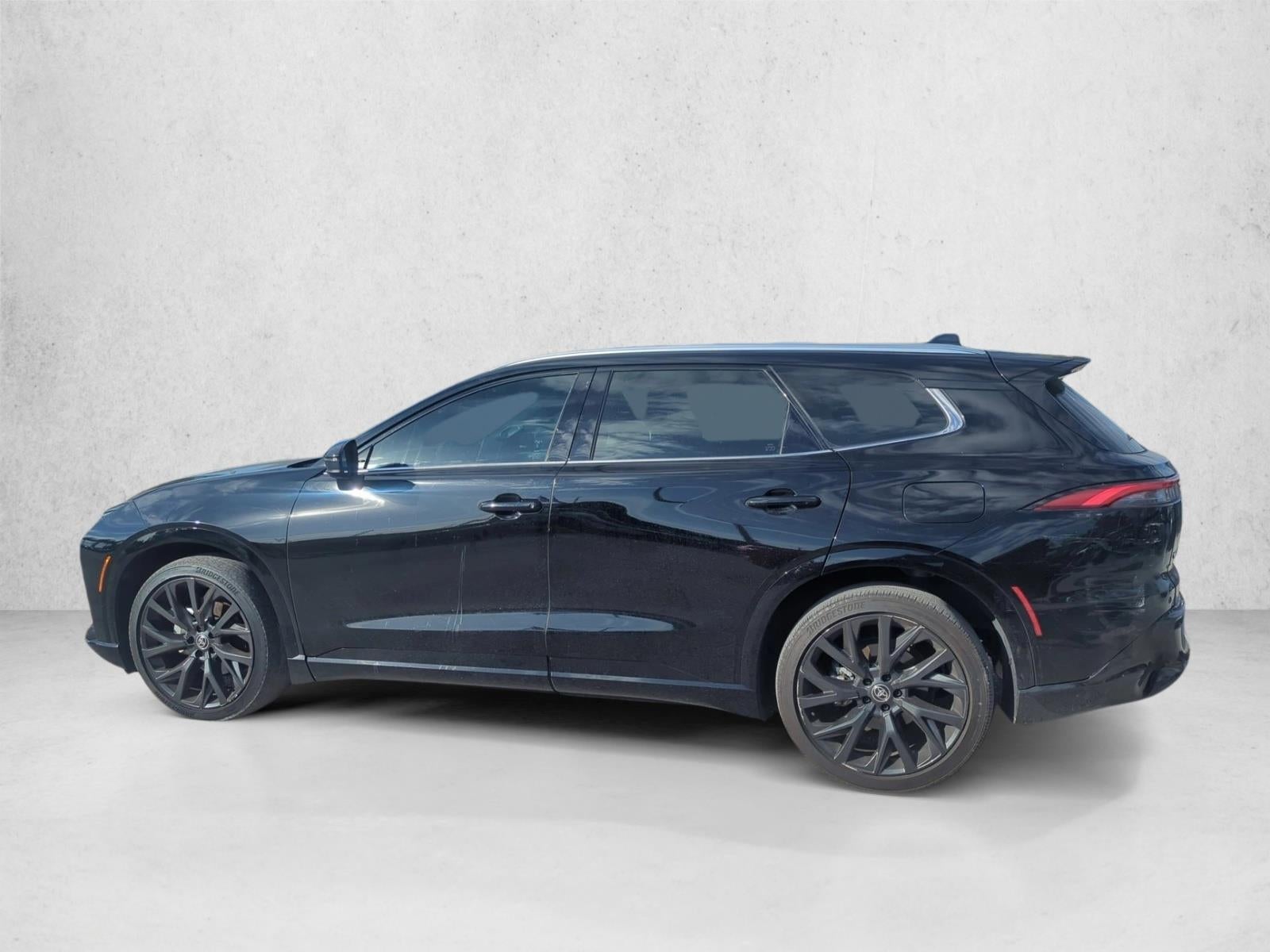 2025 Toyota Crown Signia Limited AWD (Natl)