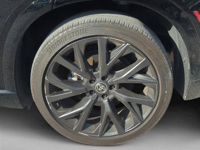 2025 Toyota Crown Signia Limited AWD (Natl)